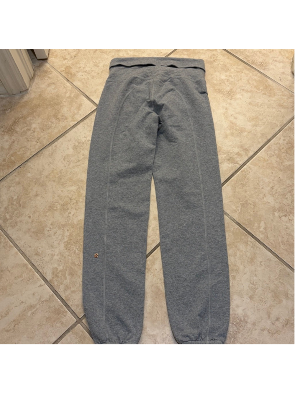 Women's Lululemon Gray Leggings roll over pants xs - Picture 4 of 6